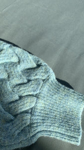 Blue green knit short cardigan