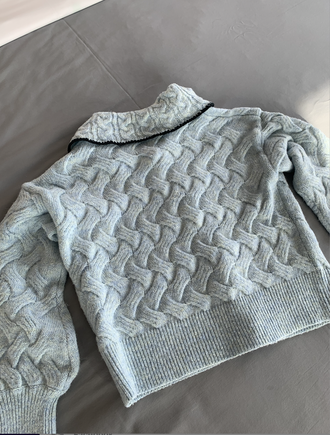 Blue green knit short cardigan