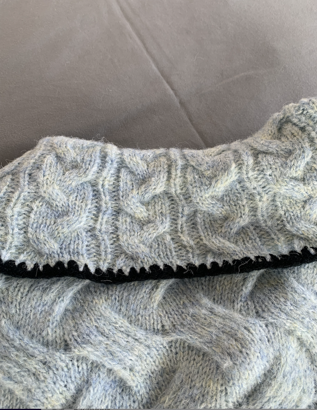 Blue green knit short cardigan